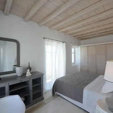 Pearl Near Ornos By Diles Agios Ioannis Diakoftis